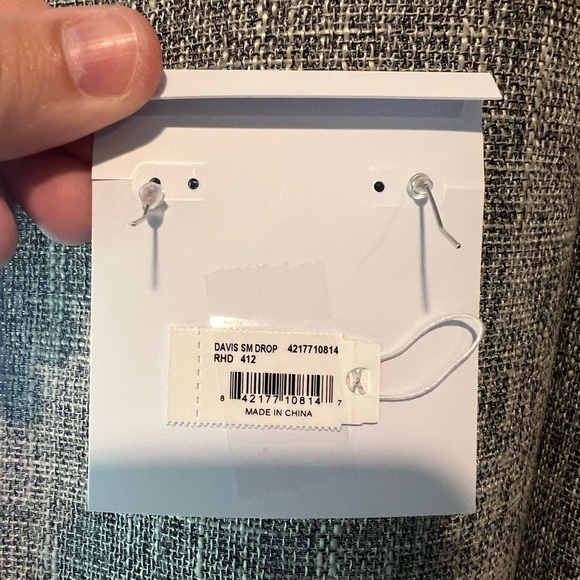 Kendra Scott Earrings - Picture 2 of 2